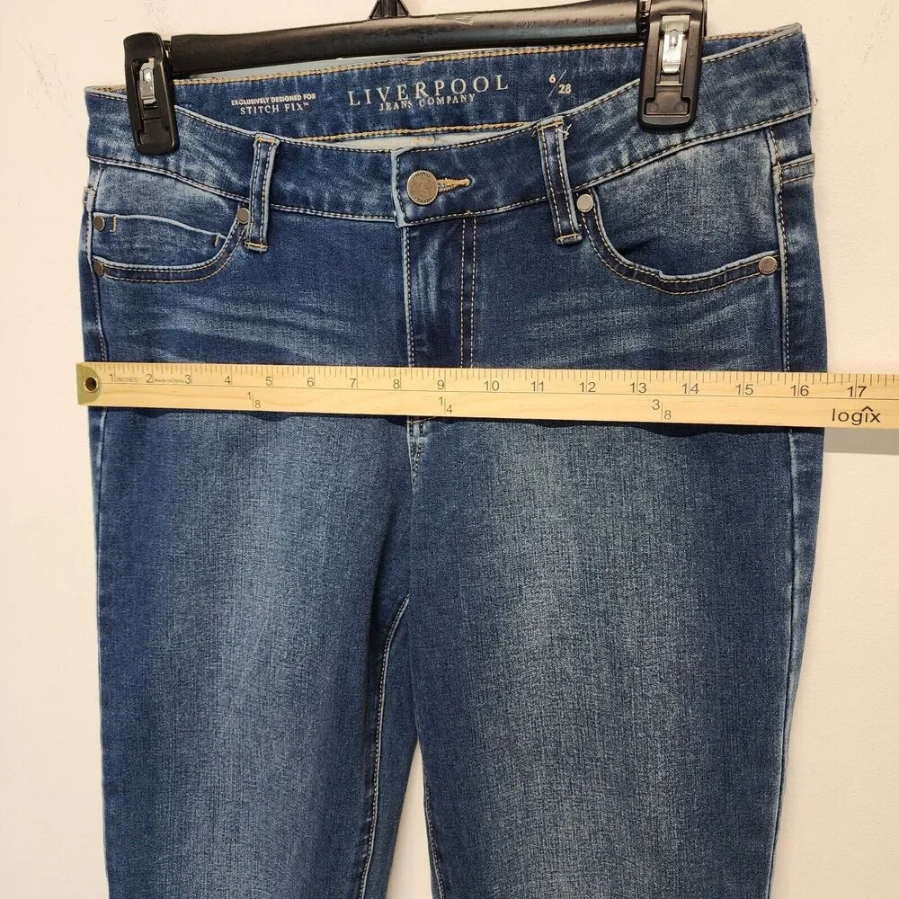 Liverpool Womens Straight Leg Jeans Size 6 28x32 Medium Wash Stretchy Soft Sadie